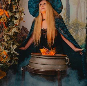 Meet your Posher, Laurie